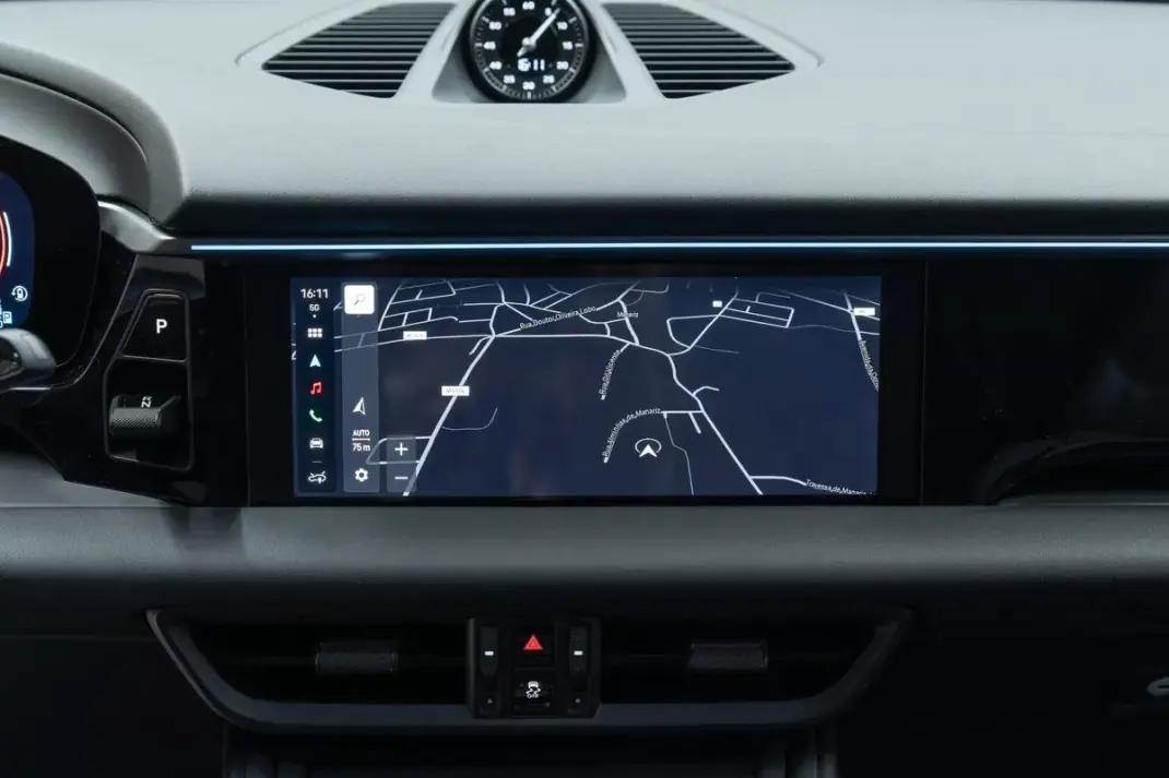 Porsche Macan 2025 - 89950 EUR, 8000 km - AUTO.MOTO.pt - 8000km - foto 34 de 57