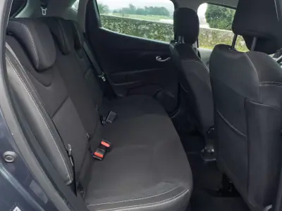 Renault Clio 2019 - 10990 EUR, 128000 km - AUTO.MOTO.pt - 128000km - foto 42 de 43