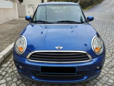 MINI 3 Portas 2011 - 7750 EUR, 200000 km - AUTO.MOTO.pt - 200000km - foto 2 de 23