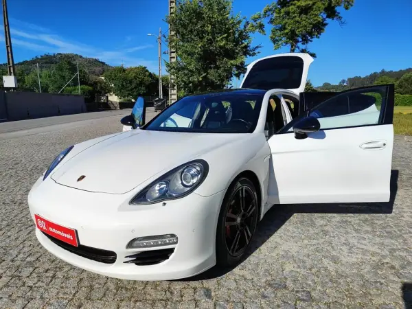 Porsche Panamera 2012 - 32250 EUR, 206000 km - AUTO.MOTO.pt - 206000km - foto 21 de 40