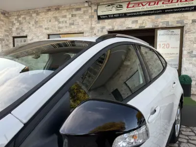 Volvo V40 Cross Country 2014 - 13500 EUR, 149000 km - AUTO.MOTO.pt - 149000km - foto 20 de 34