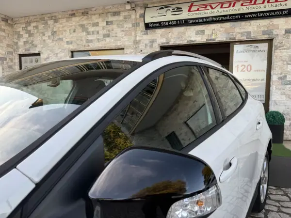 Volvo V40 Cross Country 2014 - 13500 EUR, 149000 km - AUTO.MOTO.pt - 149000km - foto 20 de 34