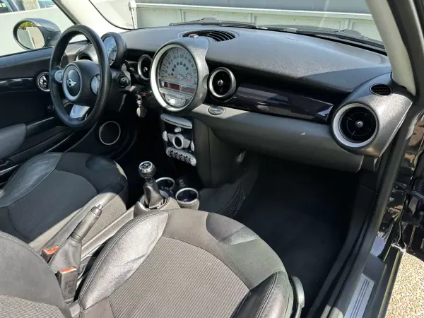 MINI Clubman 2009 - 6900 EUR, 290000 km - AUTO.MOTO.pt - 290000km - foto 58 de 64