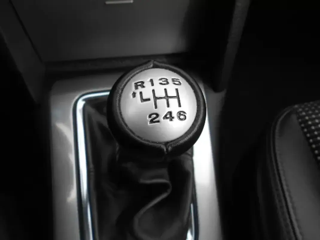 Peugeot 407 2004 - 4500 EUR, 0 km - AUTO.MOTO.pt - foto 4 de 12