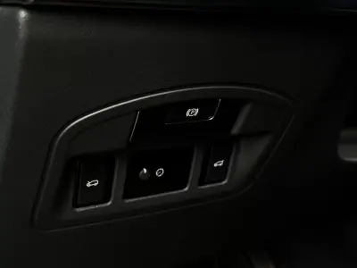 Jaguar I-Pace 2018 - 26990 EUR, 118500 km - AUTO.MOTO.pt - 118500km - foto 22 de 35