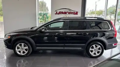 Volvo XC 70 2011 - 13999 EUR, 256121 km - AUTO.MOTO.pt - 256121km - foto 8 de 23