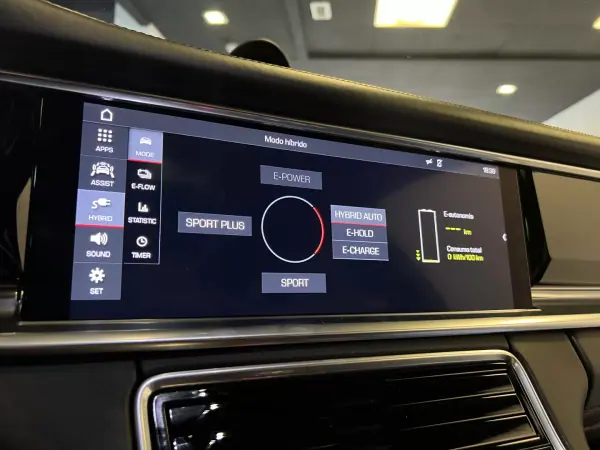 Porsche Panamera Sport Turismo 2020 - 74990 EUR, 120000 km - AUTO.MOTO.pt - 120000km - foto 31 de 56