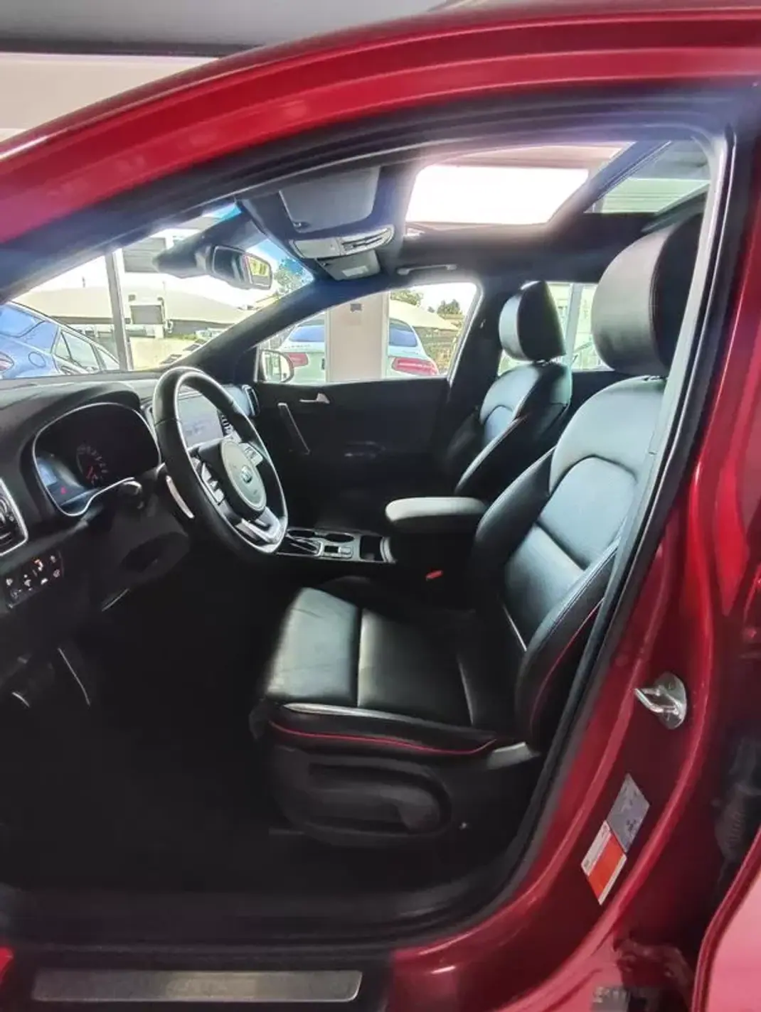 Kia Sportage 2021 - 19750 EUR, 67500 km - AUTO.MOTO.pt - 67500km - foto 13 de 36