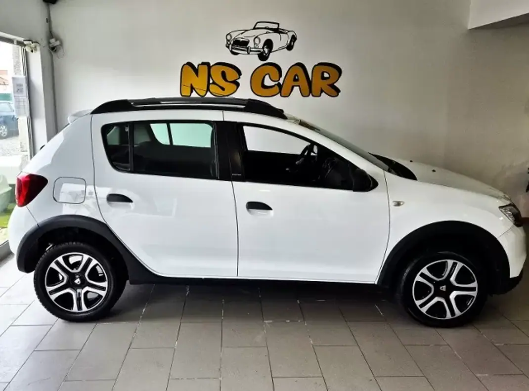 Dacia Sandero 2018 - 11750 EUR, 134274 km - AUTO.MOTO.pt - 134274km - foto 4 de 11