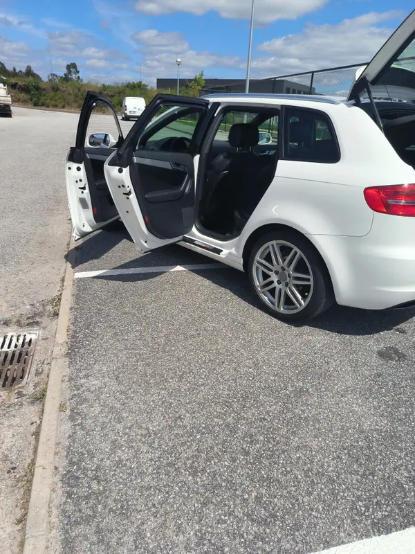 Audi A3 Sportback 2012 - 12500 EUR, 205100 km - AUTO.MOTO.pt - 205100km - foto 8 de 19