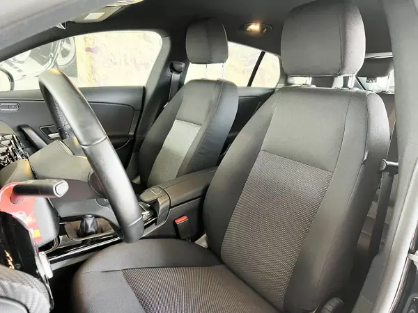 Mercedes-Benz CLA 180 2020 - 24600 EUR, 100563 km - AUTO.MOTO.pt - 100563km - foto 7 de 25