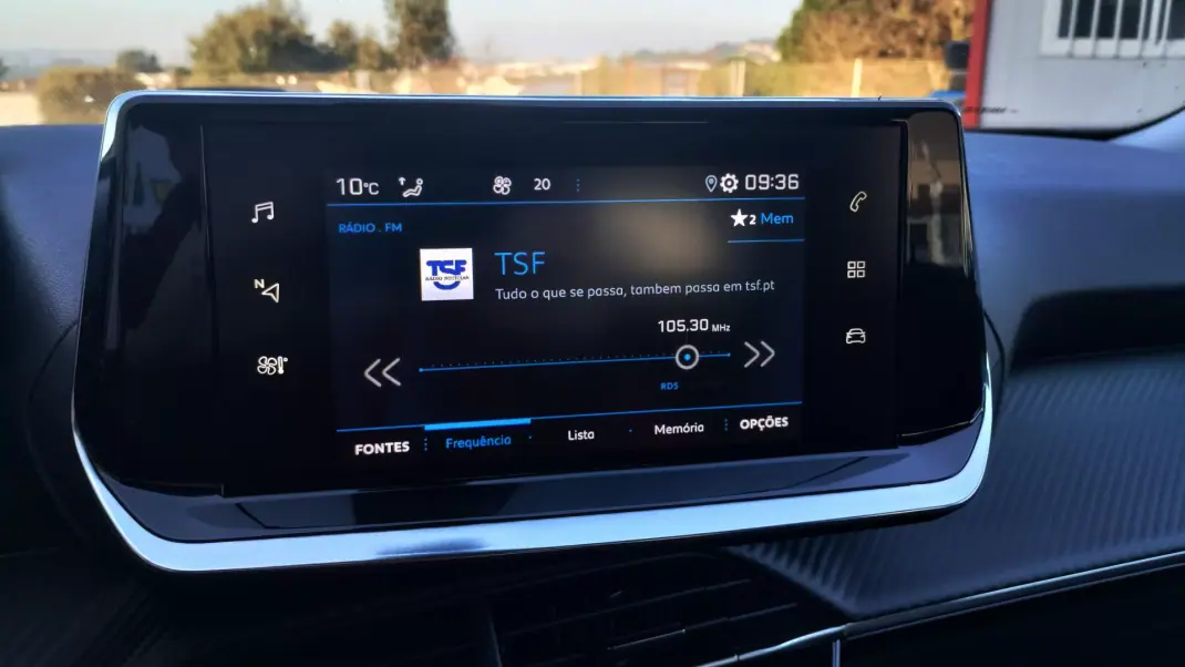 Peugeot 2008 2021 - 17999 EUR, 118000 km - AUTO.MOTO.pt - 118000km - foto 27 de 31