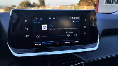 Peugeot 2008 2021 - 17999 EUR, 118000 km - AUTO.MOTO.pt - 118000km - foto 27 de 31