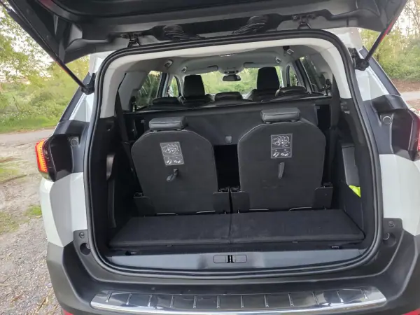 Peugeot 5008 2018 - 17750 EUR, 125000 km - AUTO.MOTO.pt - 125000km - foto 16 de 36