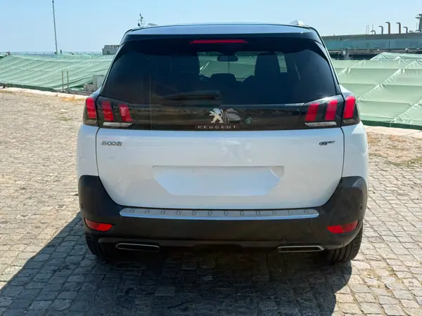 Peugeot 5008 2018 - 19900 EUR, 202000 km - AUTO.MOTO.pt - 202000km - foto 4 de 11