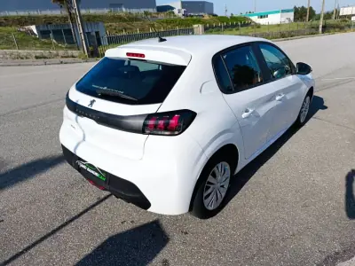 Peugeot 208 2020 - 14750 EUR, 32000 km - AUTO.MOTO.pt - 32000km - foto 10 de 23