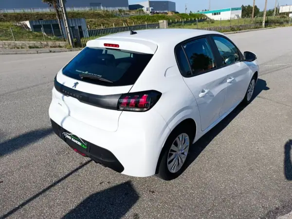 Peugeot 208 2020 - 14750 EUR, 32000 km - AUTO.MOTO.pt - 32000km - foto 10 de 23