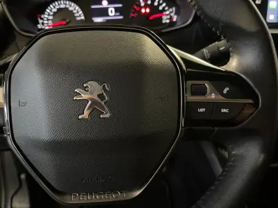 Peugeot 208 2022 - 13450 EUR, 145000 km - AUTO.MOTO.pt - 145000km - foto 17 de 29