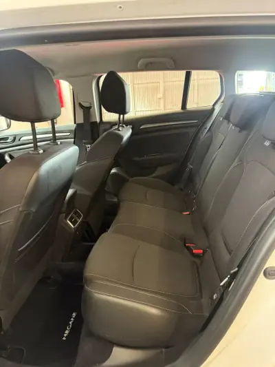 Renault Mégane 2022 - 14900 EUR, 104000 km - AUTO.MOTO.pt - 104000km - foto 9 de 9