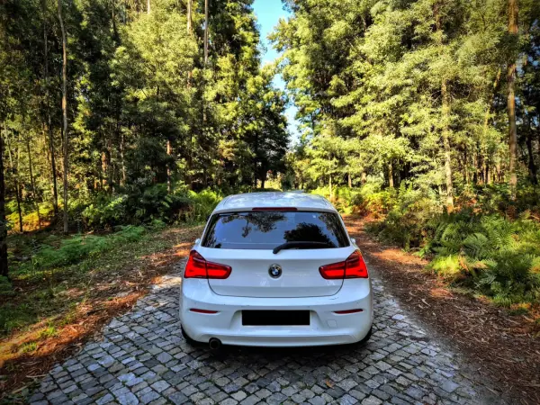 BMW 116 2017 - 12900 EUR, 205000 km - AUTO.MOTO.pt - 205000km - foto 11 de 25