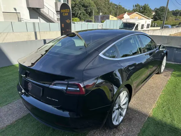 Tesla Model 3 2019 - 19900 EUR, 270000 km - AUTO.MOTO.pt - 270000km - foto 12 de 53