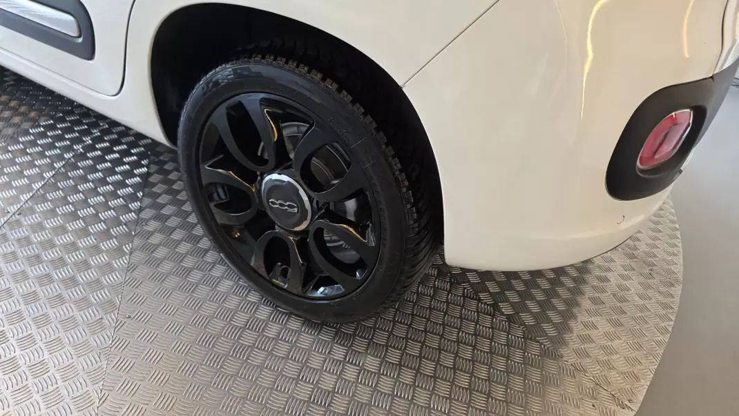 Fiat 500L 2013 - 7900 EUR, 153161 km - AUTO.MOTO.pt - 153161km - foto 32 de 55