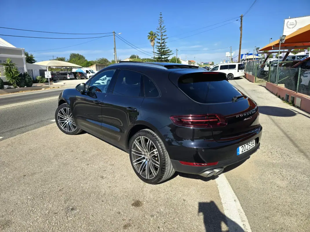 Porsche Macan 2015 - 43950 EUR, 132922 km - AUTO.MOTO.pt - 132922km - foto 4 de 10