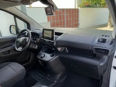 Citroën Berlingo 2020 - 12990 EUR, 127200 km - AUTO.MOTO.pt - 127200km - foto 14 de 19