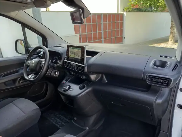 Citroën Berlingo 2020 - 12990 EUR, 127200 km - AUTO.MOTO.pt - 127200km - foto 14 de 19