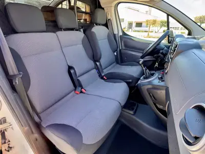 Citroën 2018 - 10500 EUR, 163000 km - AUTO.MOTO.pt - 163000km - foto 13 de 19