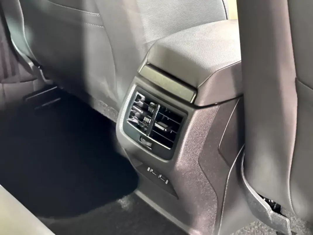 SEAT Leon 2020 - 24900 EUR, 139049 km - AUTO.MOTO.pt - 139049km - foto 17 de 31