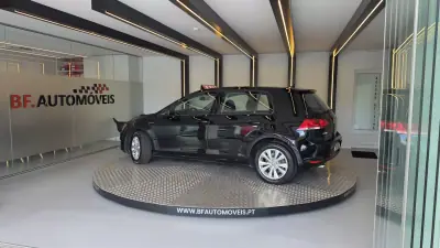 Volkswagen Golf 2013 - 7900 EUR, 207049 km - AUTO.MOTO.pt - 207049km - foto 14 de 54
