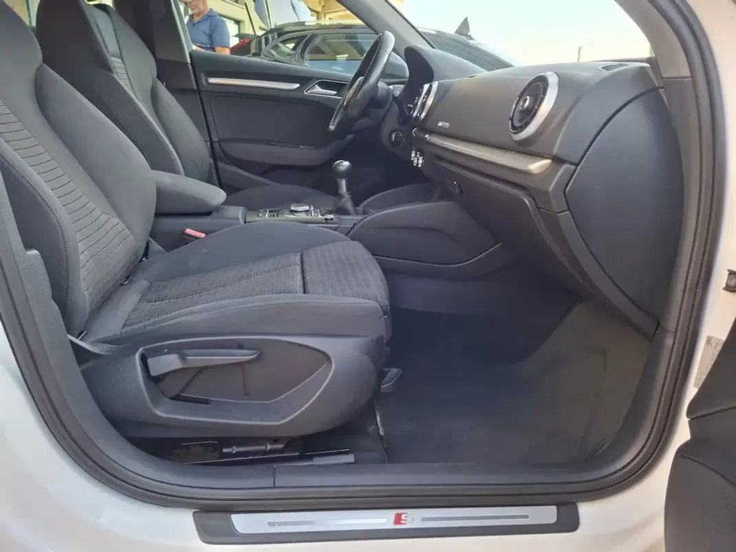Audi A3 Sportback 2019 - 18500 EUR, 98000 km - 98000km - foto 28 de 28