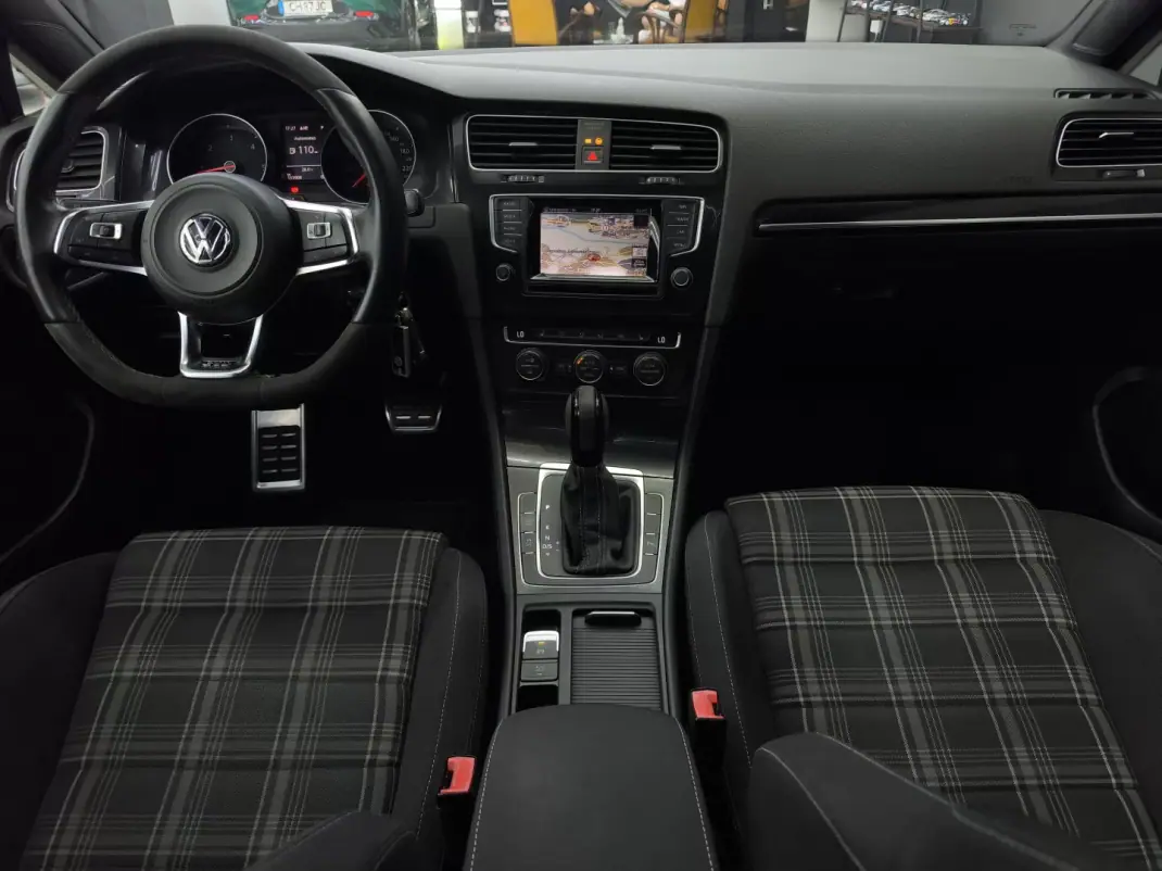 Volkswagen Golf 2015 - 20950 EUR, 133908 km - AUTO.MOTO.pt - 133908km - foto 19 de 41