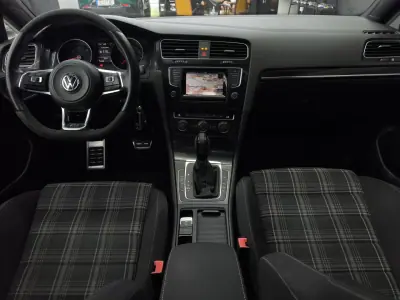 Volkswagen Golf 2015 - 20950 EUR, 133908 km - AUTO.MOTO.pt - 133908km - foto 19 de 41