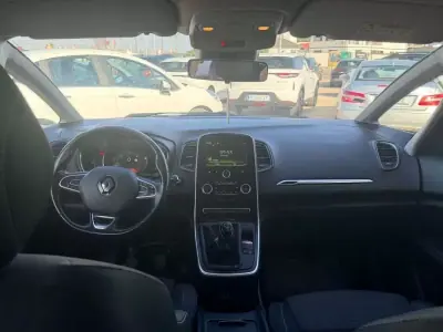 Renault Grand Scénic 2017 - 9200 EUR, 198500 km - AUTO.MOTO.pt - 198500km - foto 8 de 8