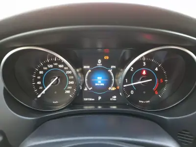 Jaguar XE 2016 - 16990 EUR, 159156 km - AUTO.MOTO.pt - 159156km - foto 11 de 16