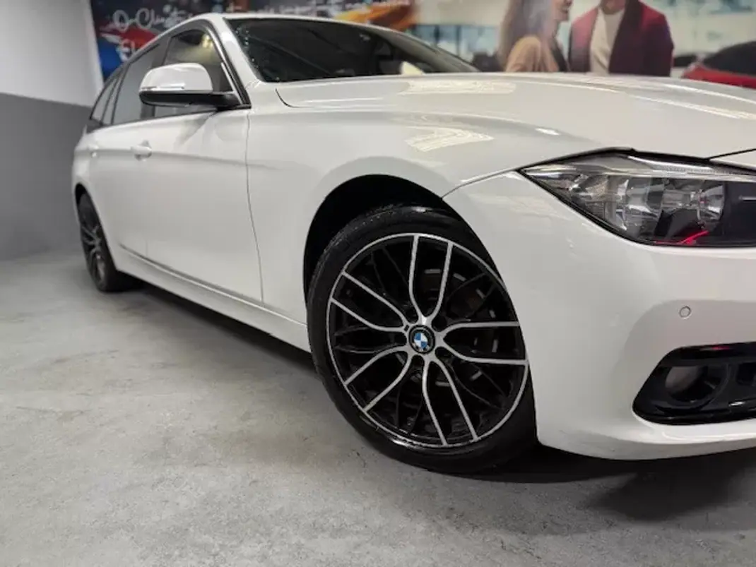 BMW 318 2015 - 12250 EUR, 254090 km - AUTO.MOTO.pt - 254090km - foto 3 de 16