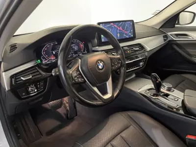 BMW 520 2023 - 31500 EUR, 119000 km - AUTO.MOTO.pt - 119000km - foto 12 de 44