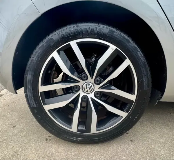 Volkswagen Golf 2016 - 18900 EUR, 98000 km - AUTO.MOTO.pt - 98000km - foto 11 de 27