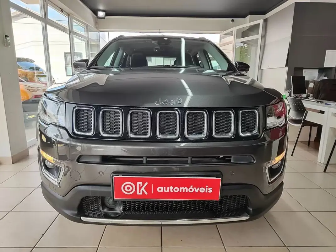 Jeep Compass 2018 - 17250 EUR, 110000 km - AUTO.MOTO.pt - 110000km - foto 3 de 34