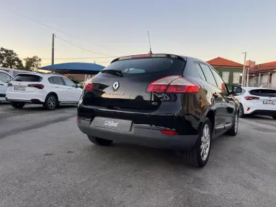 Renault Mégane 2011 - 6750 EUR, 234000 km - AUTO.MOTO.pt - 234000km - foto 32 de 34
