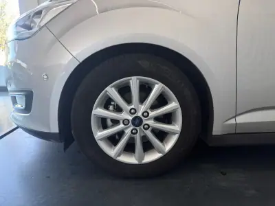 Ford C-Max 2015 - 12990 EUR, 69603 km - AUTO.MOTO.pt - 69603km - foto 12 de 32