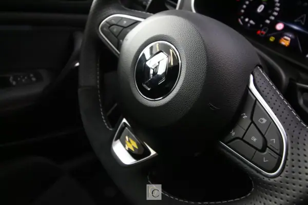 Renault Mégane 2023 - 65500 EUR, 4000 km - AUTO.MOTO.pt - 4000km - foto 28 de 29