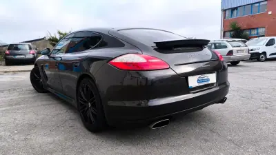 Porsche Panamera 2011 - 26900 EUR, 193000 km - AUTO.MOTO.pt - 193000km - foto 20 de 21