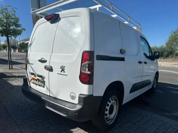 Peugeot Partner 2019 - 13900 EUR, 180422 km - AUTO.MOTO.pt - 180422km - foto 7 de 28