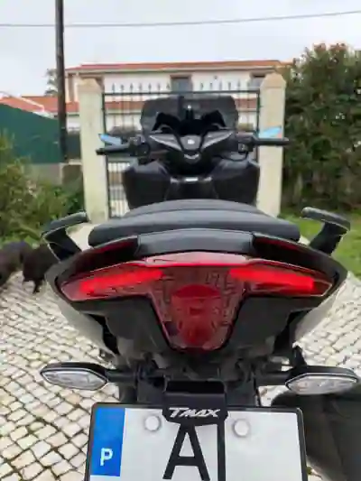 Yamaha TMAX 2021 - 10000 EUR, 18000 km - 18000km - foto 4 de 9