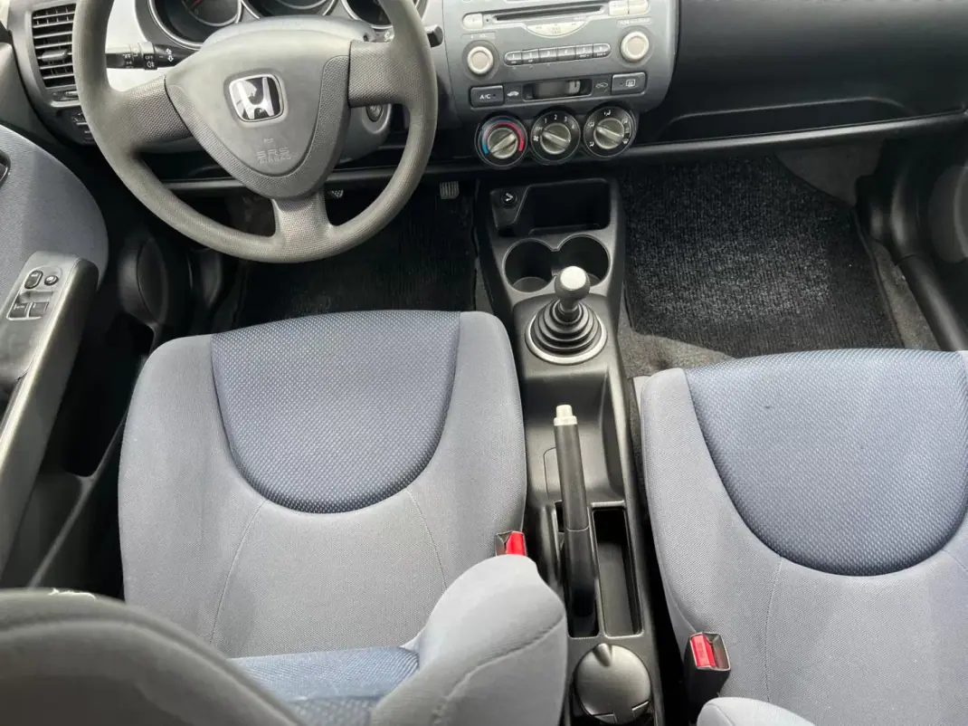 Honda Jazz 2003 - 4750 EUR, 263508 km - AUTO.MOTO.pt - 263508km - foto 9 de 29