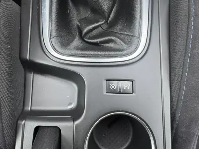 Renault Mégane 2016 - 13990 EUR, 178000 km - AUTO.MOTO.pt - 178000km - foto 25 de 32