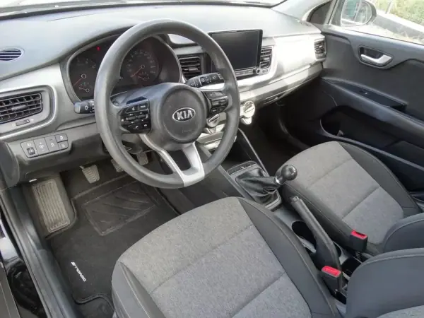 Kia Stonic 2021 - 13500 EUR, 59472 km - AUTO.MOTO.pt - 59472km - foto 2 de 25